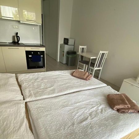 1 Room Apartment With Terrace, Slnecnice, 18B Bratysława Zewnętrze zdjęcie