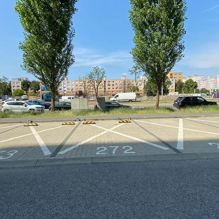 1 Room Apartment With Terrace, Slnecnice, 18B Bratysława Zewnętrze zdjęcie