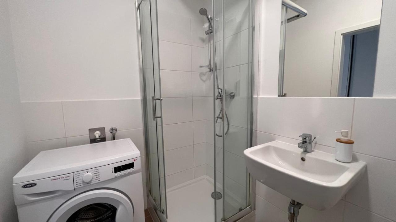 1 Room Apartment With Terrace, Slnecnice, 18B Bratysława Zewnętrze zdjęcie