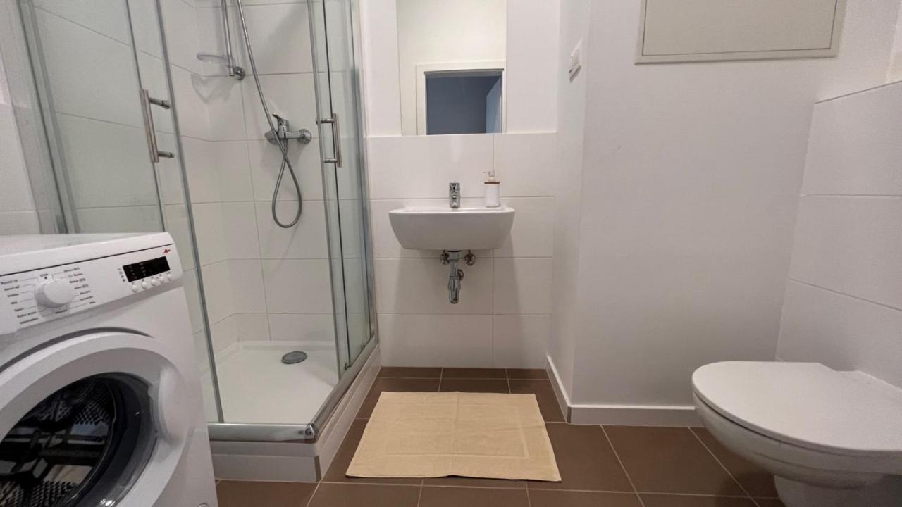 1 Room Apartment With Terrace, Slnecnice, 18B Bratysława Zewnętrze zdjęcie
